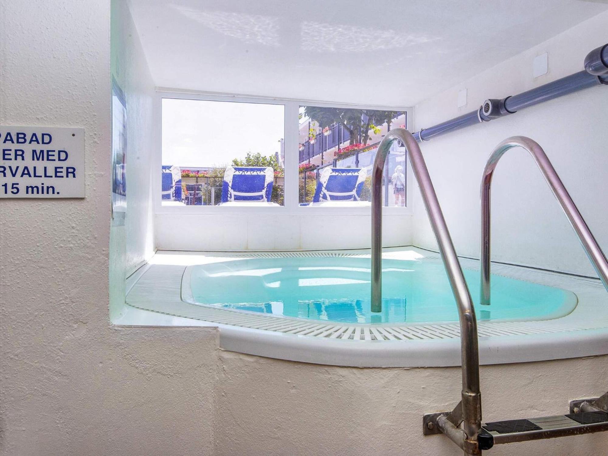 6 Person Holiday Home On A Holiday Park In Glesborg Extérieur photo